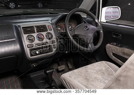 Honda Capa- - Steering Wheel, Shift Lever, Multimedia  Systeme, Driver Seats And Dashboard. Novosibi