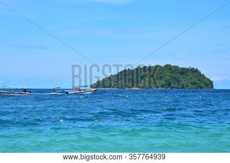 Sabah, My - June 20: Mamutik Island On June 20, 2016 In Sabah, Malaysia.