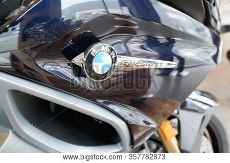 Bordeaux , Aquitaine / France - 02 11 2020 : Bmw K1600 Gtl Logo Sign Motorbike German Brand Motorcyc