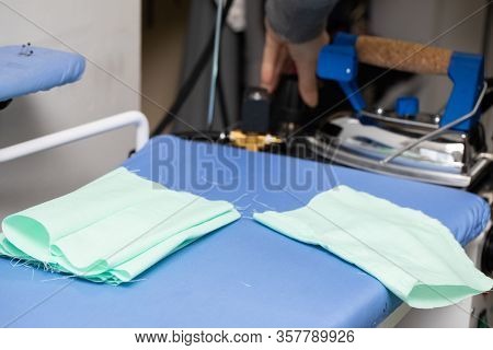 Any Protective Mask Made Of Fabric Must Be Ironed Before Being Handed Over To The Customer.
