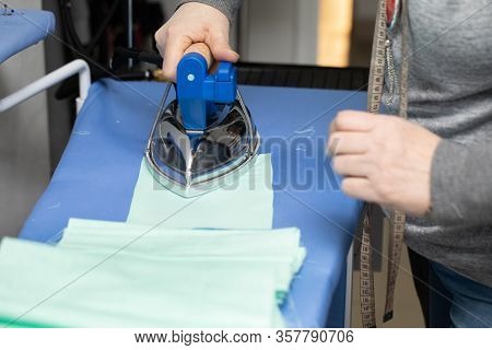 Any Protective Mask Made Of Fabric Must Be Ironed Before Being Handed Over To The Customer.