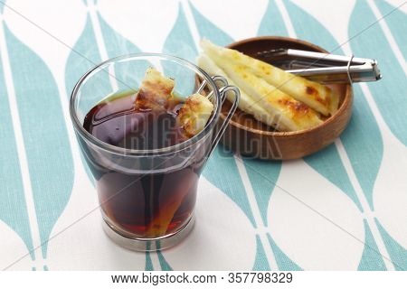 kaffeost, swedish coffee with squeaky cheese