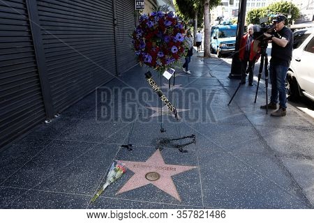 LOS ANGELES - MAR 21: Kenny Rogers star as a wreath is placed at the star of Kenny Rogers on the Hollywood Walk of Fame on March 21, 2020 in Los Angeles, CA. Rogers died late Friday at the age of 81.