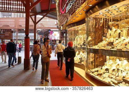 Dubai, Uae - December 10, 2017: People Visit The Gold Souk In Dubai, Uae. The Gold Market Has 300 Re