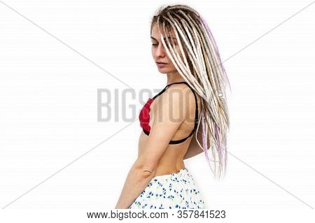 A Girl With African Hairdo Pigtails Dread With A Technique Of Zizi, Moves Dan