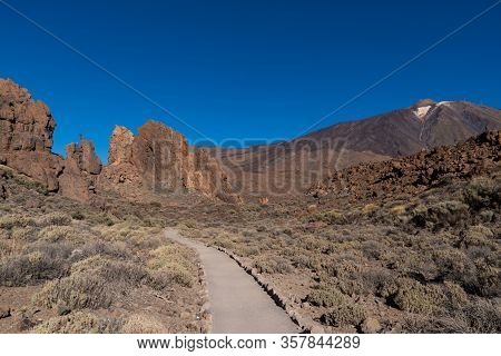 View Of Roques De García Unique Rock Formatio, Teide National Park, Tenerife, Canary Islands, Spain