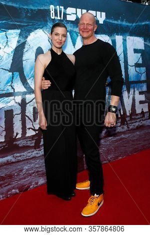 LOS ANGELES - AUG 12:  Jenny Brezinski, Derek Mears at the 