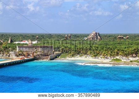 Cruise Ship Terminal In Mahahual Village, Costa Maya, Mexico. Mahahual Is Now A Rapidly Developing T
