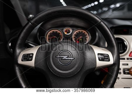 Opel Corsa -dashboard, Player, Steering Wheel With Logo And Buttons, Speedometer And Tachometer .nov