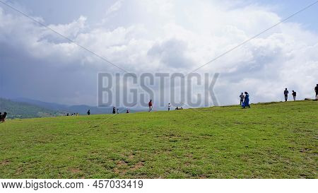 Ooty,tamilnadu,india-june 04 2022:tourists Enjoying Beautiful Wenlock Downs 9Th Mile Shooting Point.