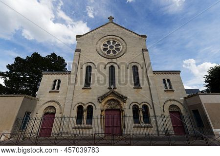 The Saint Jean Hulst Is A Chapel Located In The Clagny-glatigny District Of Versailles , France.