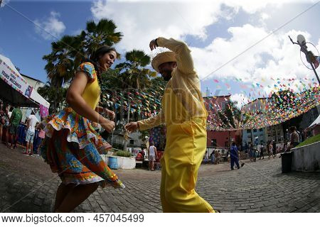 Couple Dancing Lining