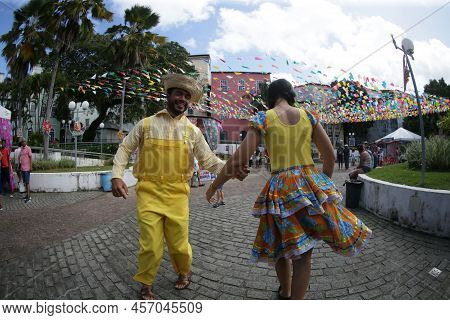 Couple Dancing Lining