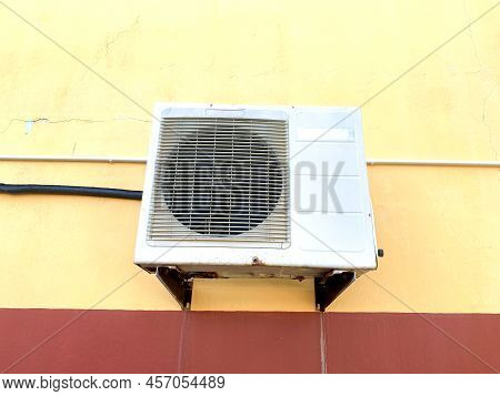 Malaysia, Kuala Terengganu 26 Jun 2022: Air Conditioning Machine On The Outside Above The Hotel
