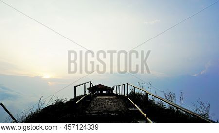 Beautiful Sightseeing Place Needle Rock View Point Or Suicide Point. Hiking Place Covered With Mist,