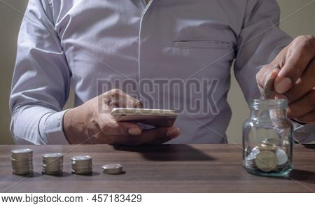 Online Banking And Internet Banking Savings Concept, Online Investment Savings, Online Stock Investo