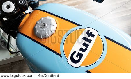 Bordeaux , Aquitaine  France - 06 25 2022 : Gulf Motor Oil Gas Logo Brand And Text Sign On Moto Guzz