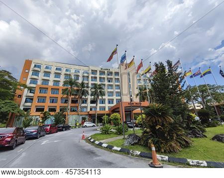 Seremban, Malaysia- 19 Jun, 2022: The Front Door Entrance To Klana Resort Hotel In Seremban During T