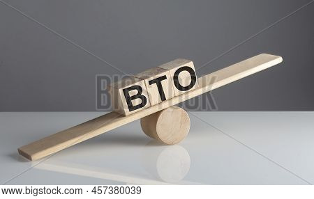 Bto Build To Order On A Wooden Cubes On A Wooden Balance , Business Concept