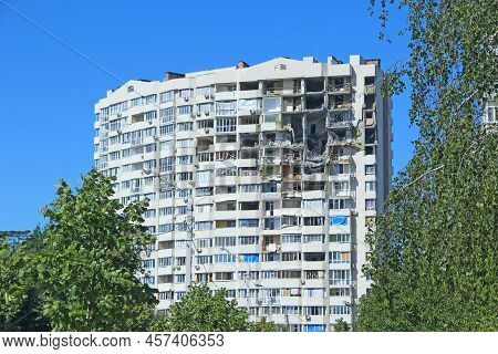 Chernihiv - Ukraine. 01 July 2022: Consequences Of Artillery Shelling On Houses Of Peaceful City Of 