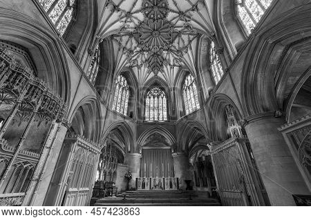 Tewkesbury.gloucestershire.united Kingdom.june 2nd 2022.view Of The Inside Of Tewkesbury Abbey In Gl