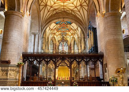 Tewkesbury.gloucestershire.united Kingdom.june 2nd 2022.view Of The Inside Of Tewkesbury Abbey In Gl