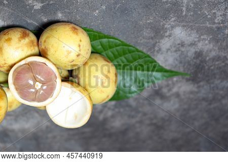 Baccaurea Motleyana With Leaf For Eat