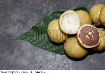 Baccaurea Motleyana With Leaf For Eat