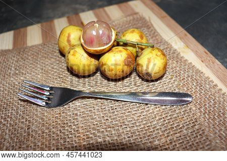 Baccaurea Motleyana With Leaf For Eat