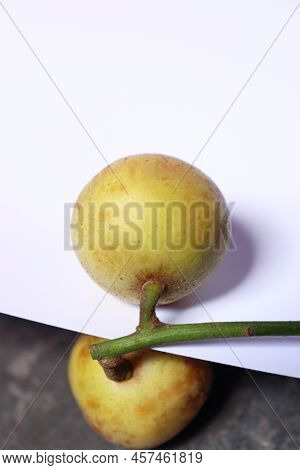Baccaurea Motleyana With Leaf For Eat
