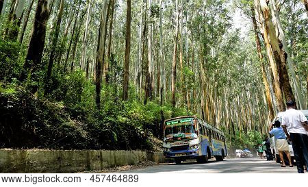 Ooty,tamilnadu,india-june 04 2022: Tourists Passing And Stopping In Gudalur To Ooty Road Enjoying Sc