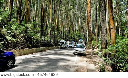 Ooty,tamilnadu,india-june 04 2022: Tourists Passing And Stopping In Gudalur To Ooty Road Enjoying Sc