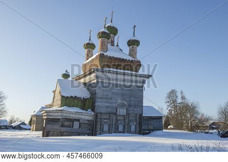 Ancient Wooden Church Of Michael The Archangel On A Frosty February Day. Shelokhovskaya (arkhangelo)