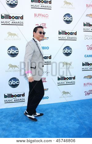 LOS ANGELES - 19 maj: Psy ankommer på Billboard Music Awards 2013 på MGM Grand Garden Arena