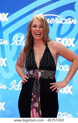 LOS ANGELES - Mai 16: Didi Benami kommt beim American Idol 12 Saisonfinale auf dem Nokia Theate