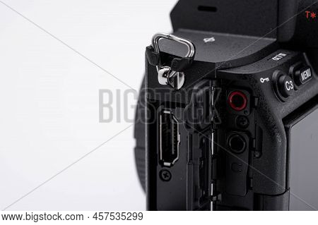 Bangkok, Thailand - 9 Jun 2022, The Sony A7 Iv Is The Fourth Generation Of The Company's Core A7 Ful