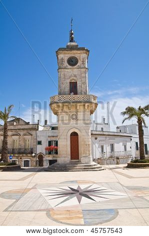 Torre dell'orologio. Ceglie Messapica. Puglia. Italia.