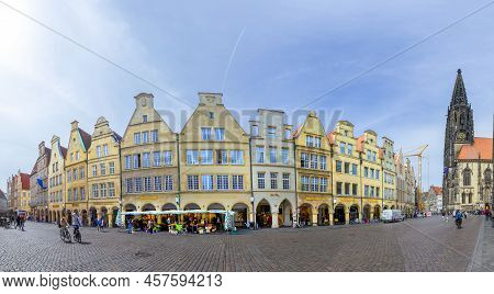 Muenster, Germany - April 29, 2022: Scenic View To Facade Of Old Historic Houses In Panoramic View A