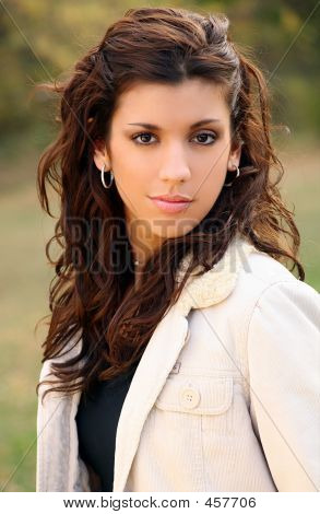 Brown eyed Brunette muotokuva