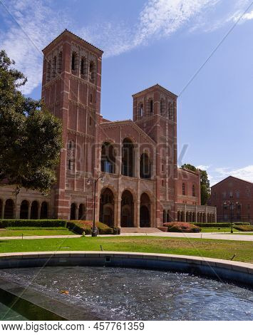 Los Angeles, Ca - May 15 2022:  Iconic Royce Hall At Ucla With A Fountain In The Foregound