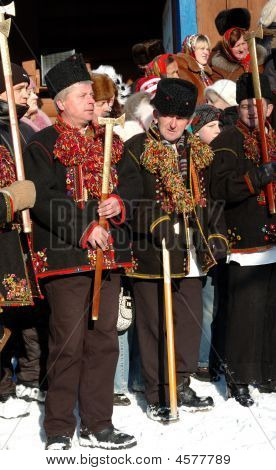 Hutsules son cantar villancicos