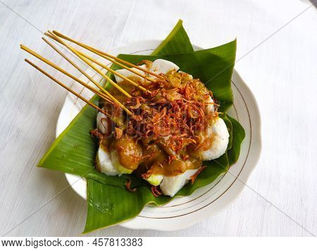 Sate Padang Or Satay Padang Is Spicy Beef Satay From Padang, West Sumatra. Served With Spicy Curry S
