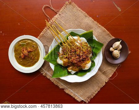 Sate Padang Or Satay Padang Is Spicy Beef Satay From Padang, West Sumatra. Served With Spicy Curry S
