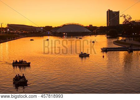 Minsk, Belarus - June 23, 2022 : Vacationers On The Svisloch River In The Center Of Minsk . Traetska