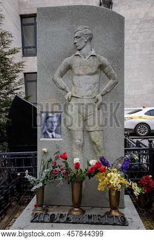 November 27, 2021, Moscow, Russia. Monument At The Grave Of Soviet Football Player Igor Netto At The