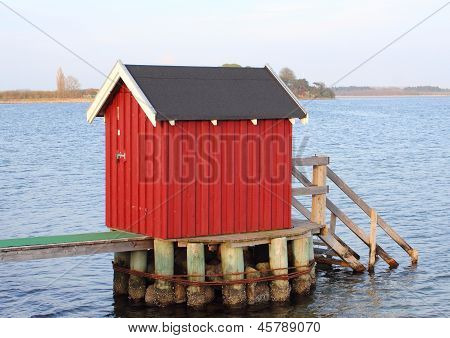 Nuotatori medicazione casa al lago In Danimarca
