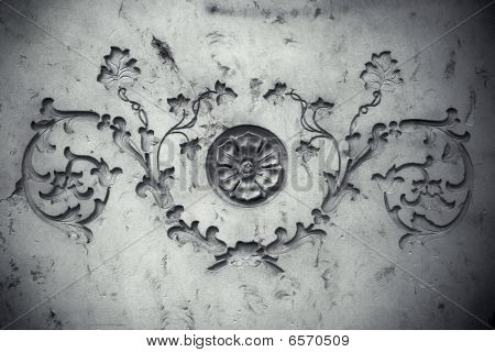 Ornamento con motivi botanici