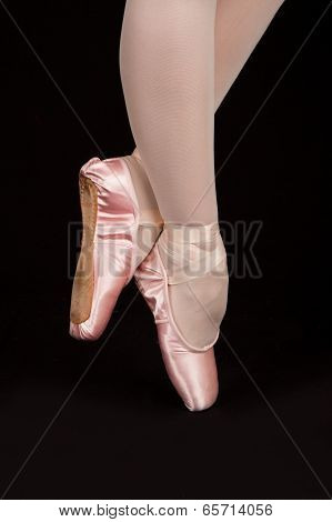 A Ballet Dancer Standing On Toes While Dancing Artistic Conversion