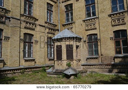 KIEV, UKRAINE - 26 MAY 2014:Historica area of the campus of Polytechnic University. May 26 , 2014 in Kiev, Ukraine 