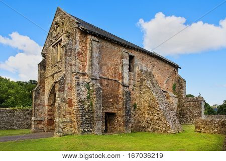 ruins of Cleeve Abbey,  medieval monastery located near the village of Washford in Somerset, England
